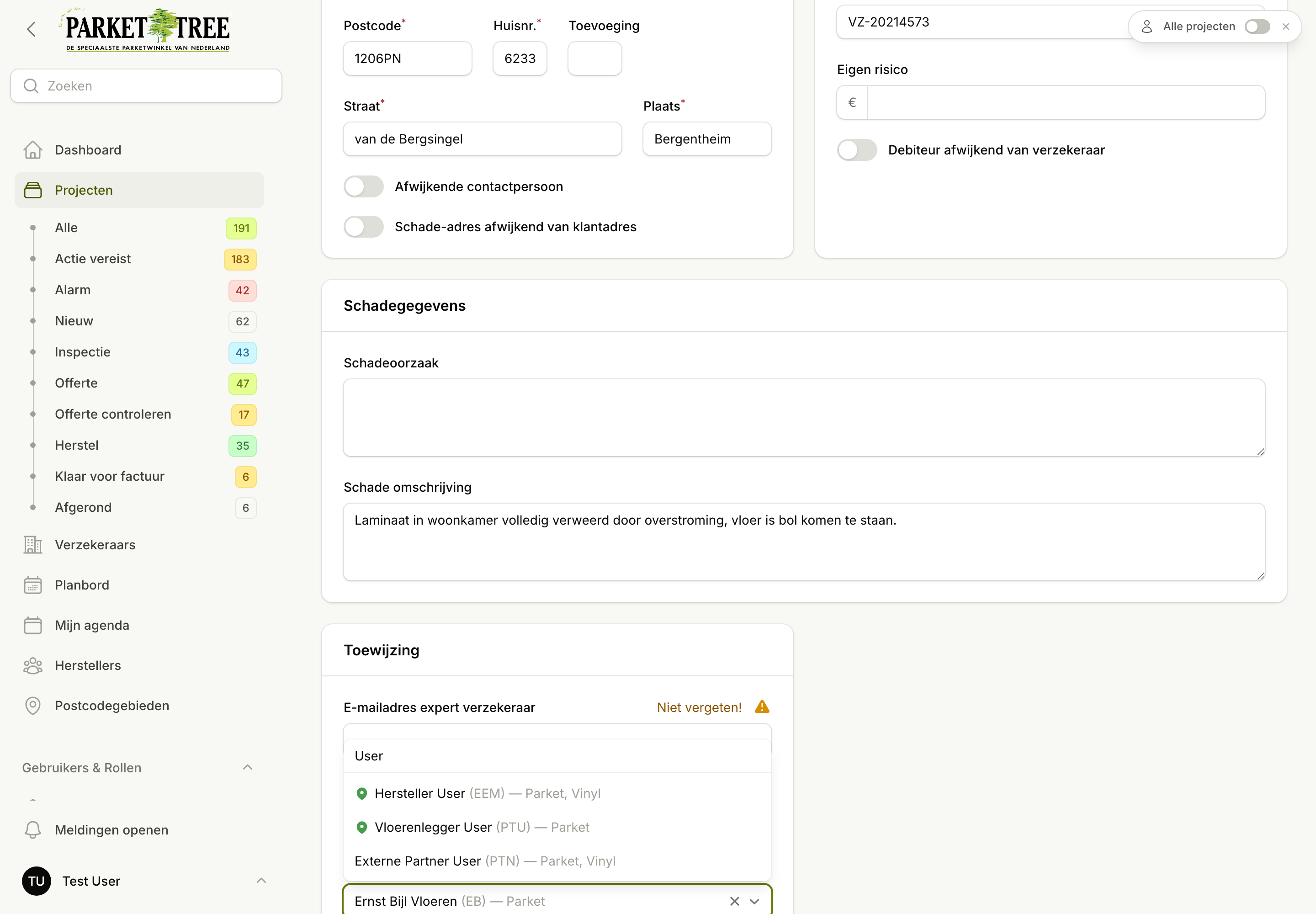 Het projectformulier met het veld Toegewezen hersteller open, waarin een andere hersteller wordt gekozen